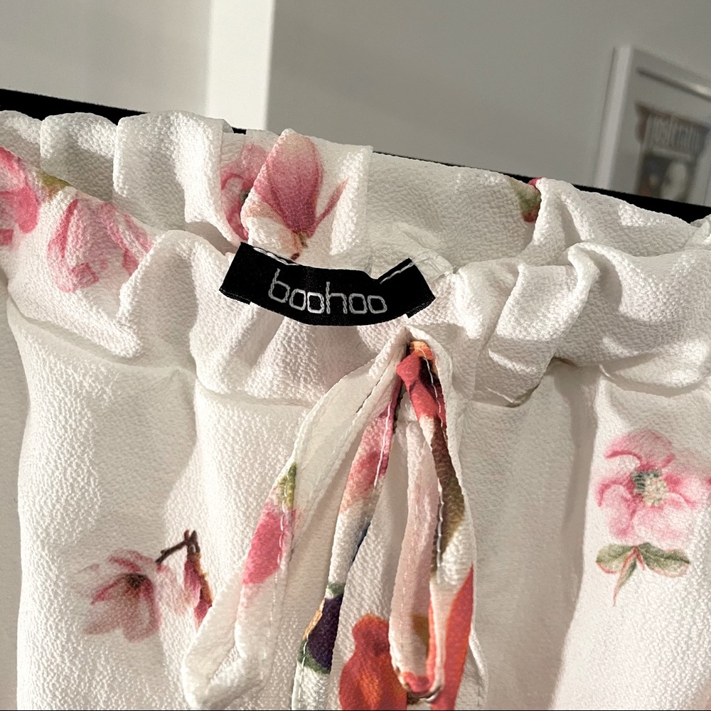 Floral Shorts - Picture 3 of 4